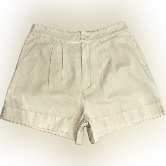 Joie Pants - Joie size XS & M NWT beige khaki pleated shorts w/2 front pockets/2 rear pockets